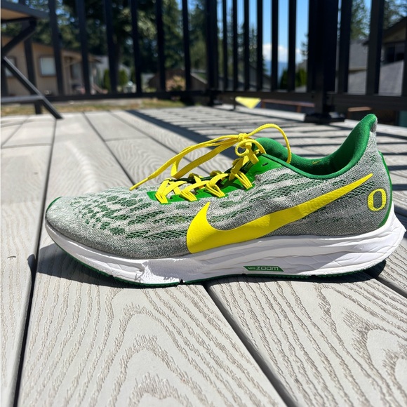 Nike Zoom Pegasus 36 Mighty Oregon Ducks Running Shoes Mens Size 12.5 C1… - Picture 3 of 10